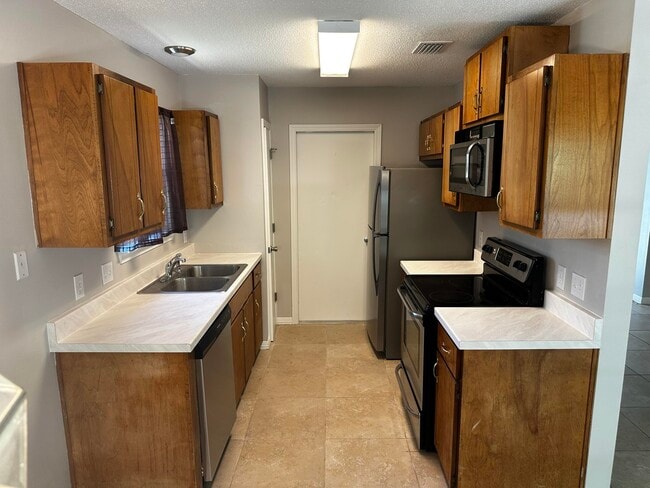 Building Photo - 2987 Windsor Cir