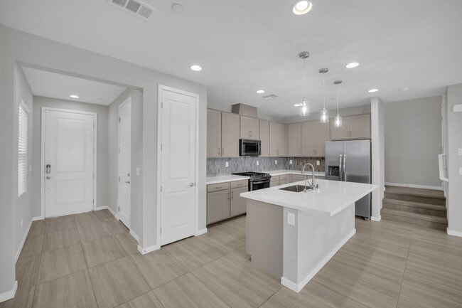 Building Photo - 4bedroom home in Summerlin