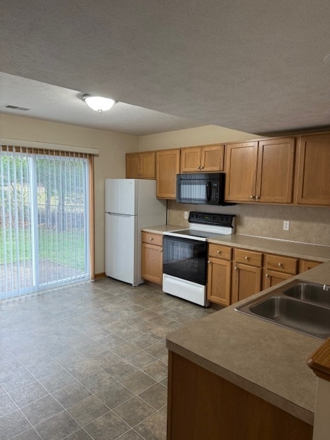 Building Photo - 3880 Kenowa Ave SW