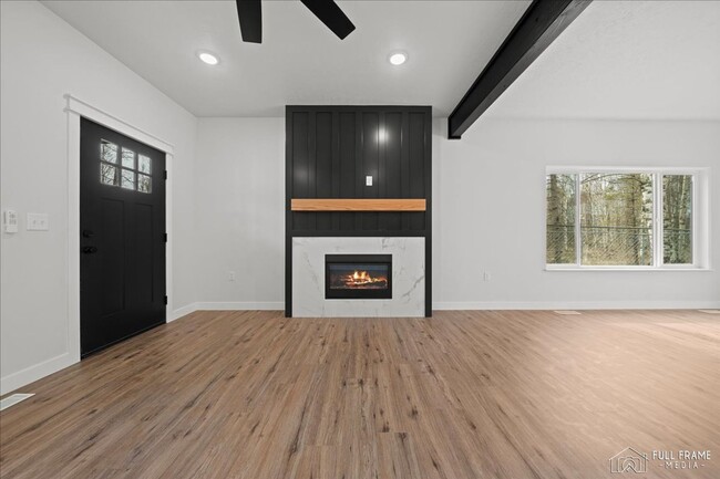 Building Photo - 7442 N Paw St