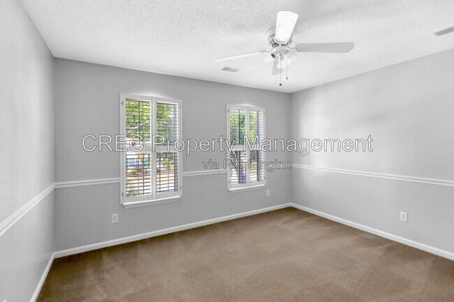 Building Photo - 3282 Heathland Way