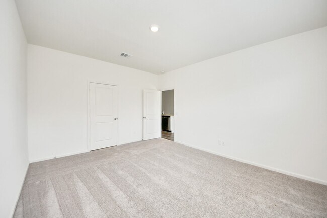 Building Photo - 10304 Malta Trce Dr