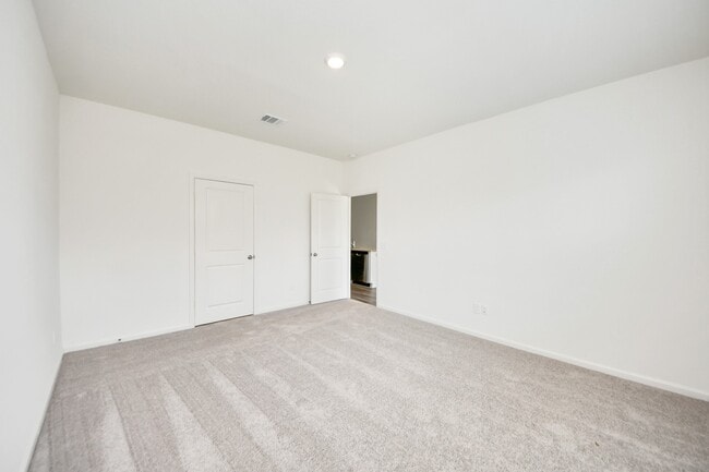 Building Photo - 10307 Malta Trce Dr