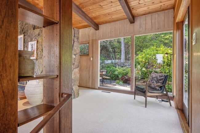 Building Photo - 45 Beverly Terrace