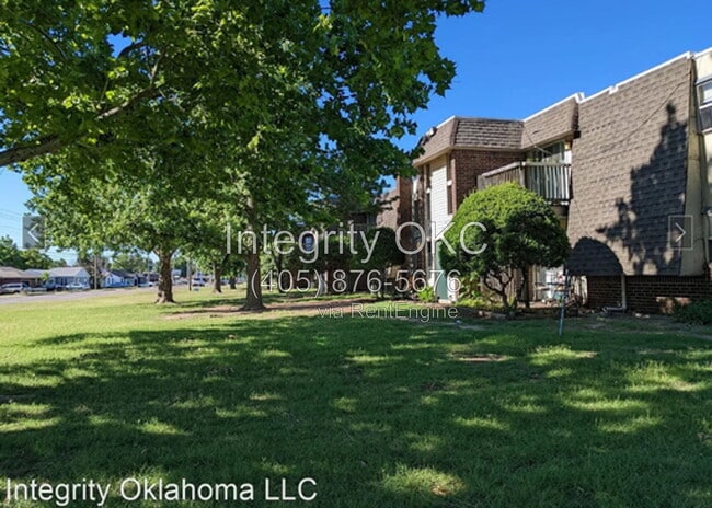 Building Photo - 3907 N Rockwell Ave