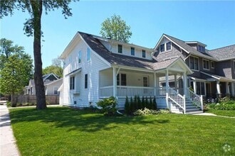 Building Photo - 203 Curry Ave