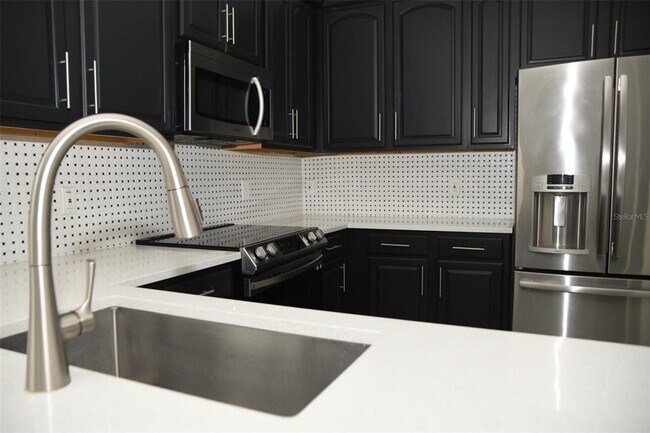 Building Photo - 4943 Solimartin Dr