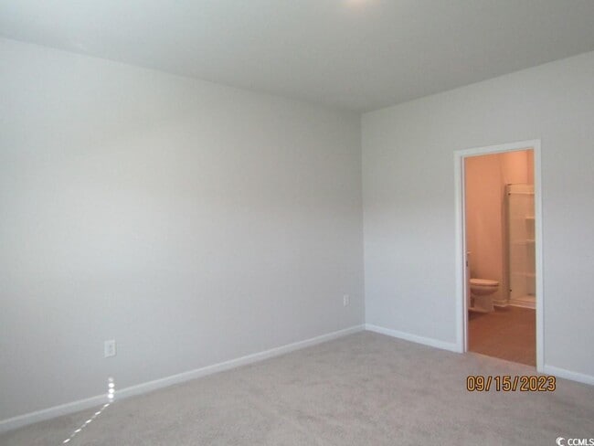 Building Photo - 905 Vernal Pl