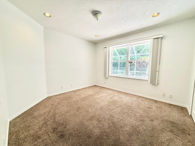 Building Photo - 12310 Riverfalls Ct