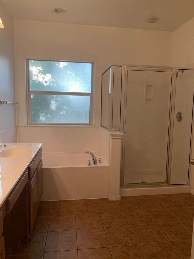 Building Photo - 1904 W 42nd St