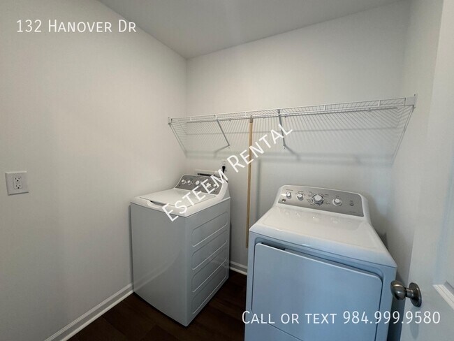 Building Photo - 132 Hanover Dr