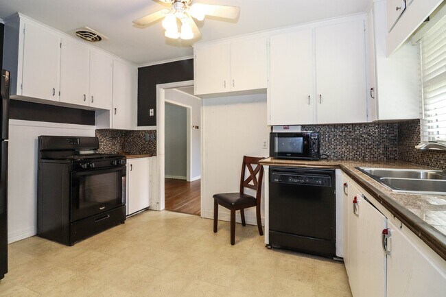 Building Photo - 4172 S Rockford Pl