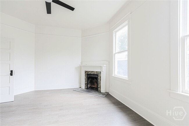 Building Photo - 316 W 40th St