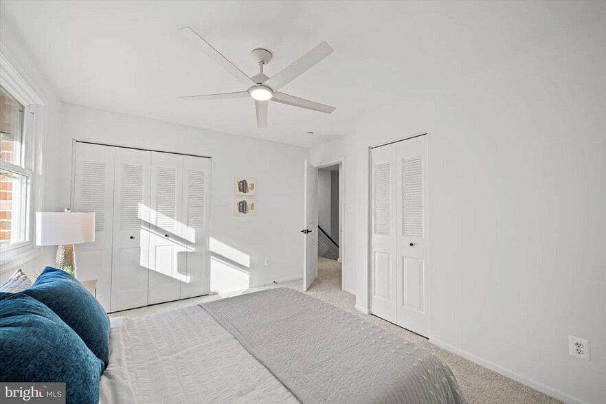 Building Photo - 10116 Dundalk St