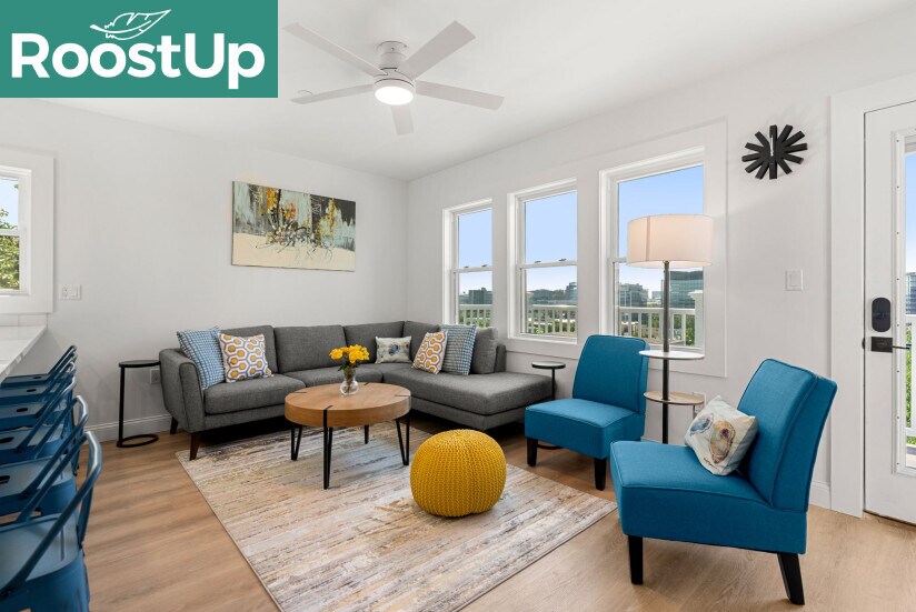 Building Photo - RoostUp Furnished Private Bedroom with Pri...