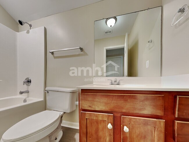 Building Photo - 1100 Briar Rose Ln