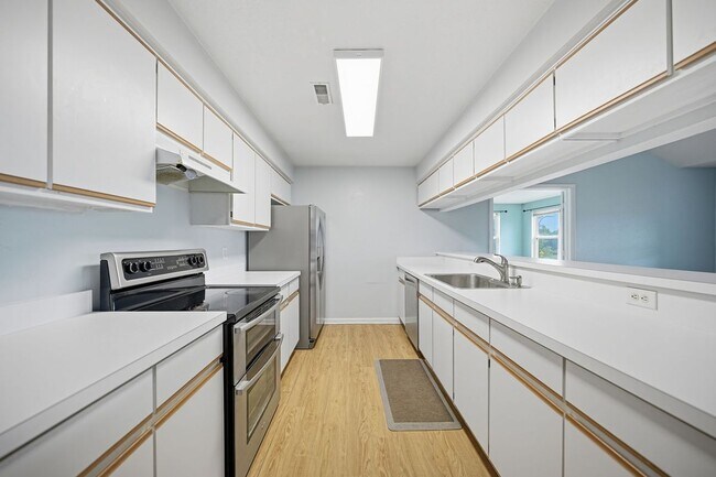 Building Photo - 1474 Millbrook Trail