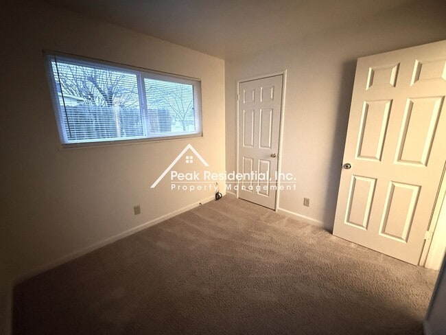 Building Photo - Wonderful 2bd/1ba Wheatland Duplex!