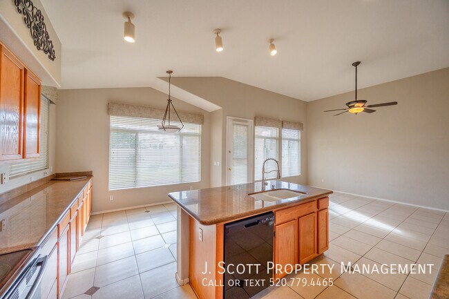 Building Photo - 7417 W Candelaria Dr