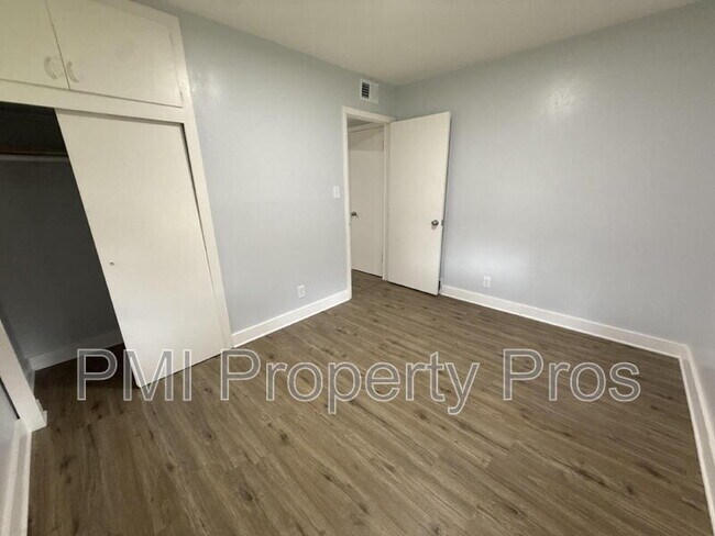 Building Photo - 2101 W Fairmount Ave