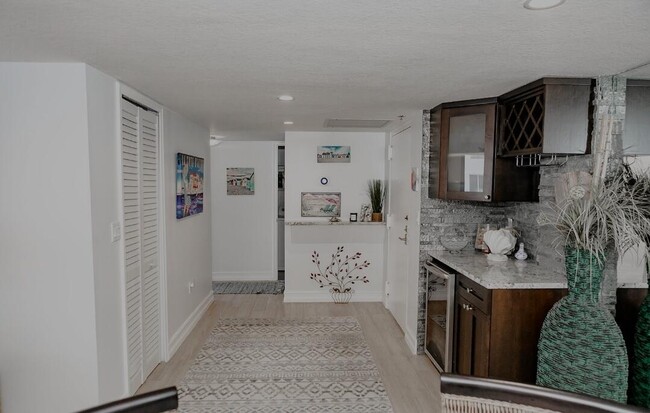 Building Photo - 4200 N Ocean Dr