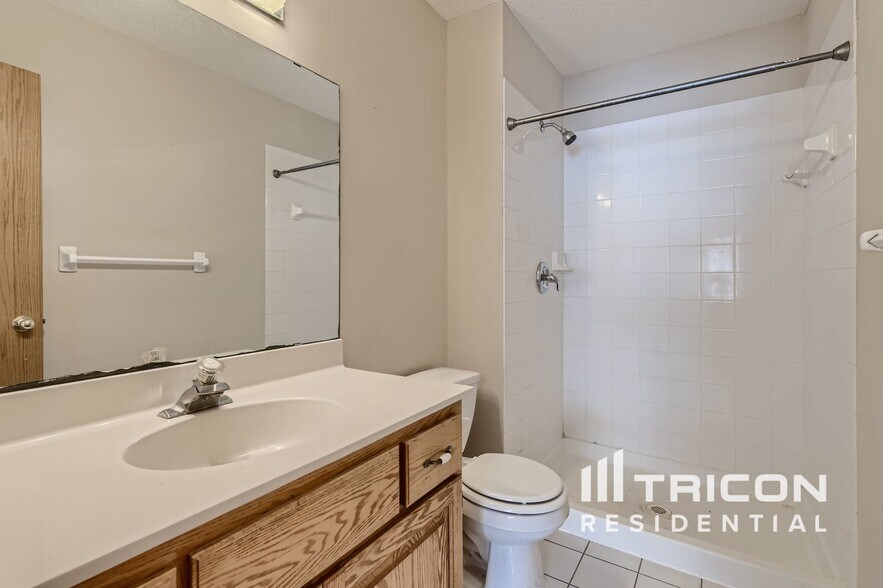Building Photo - 4212 Hidden Pond Trail NE