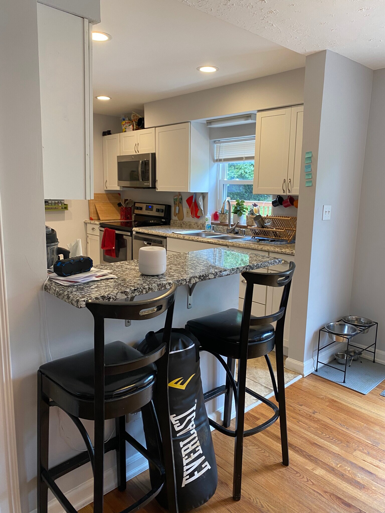 Breakfast Bar - 57 Burdsall Ave