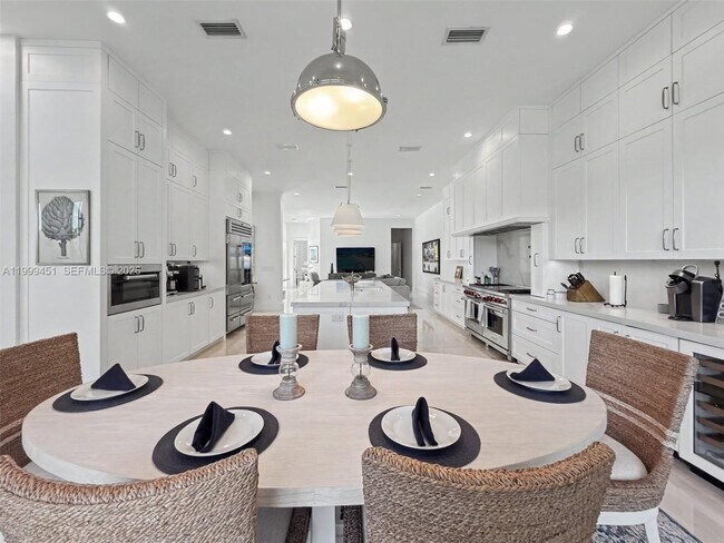 Building Photo - 13689 Deering Bay Dr