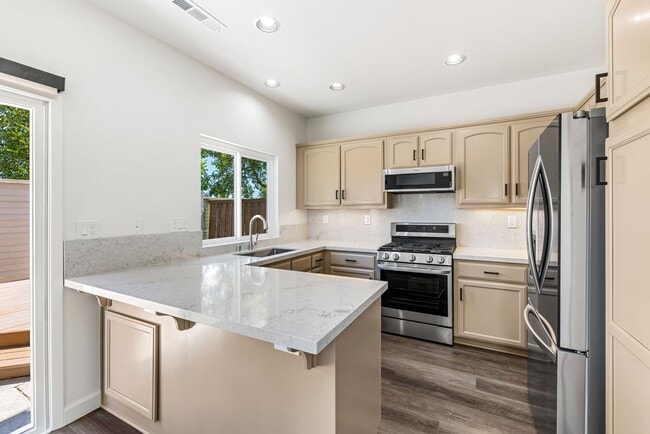 Building Photo - Las Palmas Complete Remodel