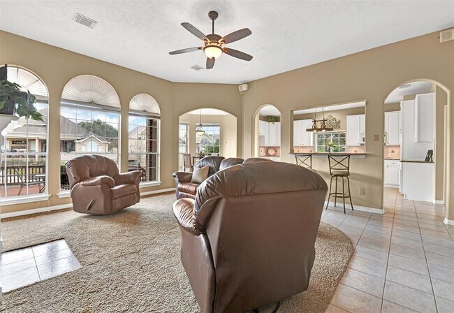 Building Photo - 8322 Shoregrove Dr