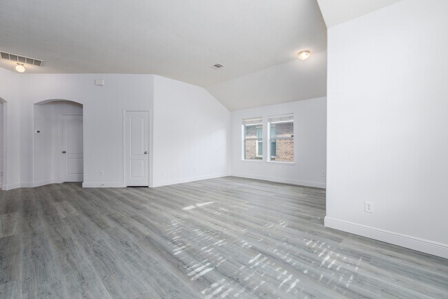 Building Photo - 21565 Duke Alexander Dr