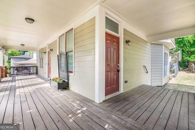 Building Photo - 94 Lucy St SE