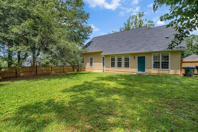 Building Photo - 848 Eagle View Dr