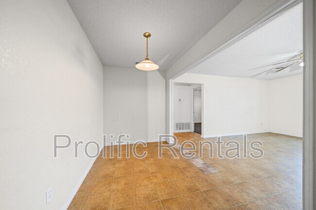 Building Photo - 3211 Tom Lockett Dr