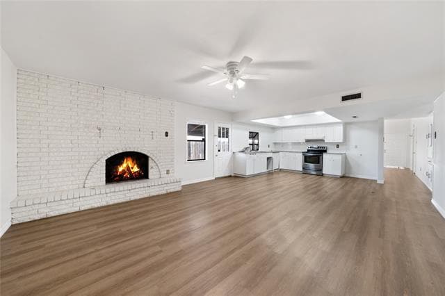 Building Photo - 3021 Pinewood Dr