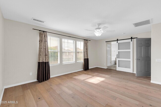 Building Photo - 2040 W Kathleen Rd