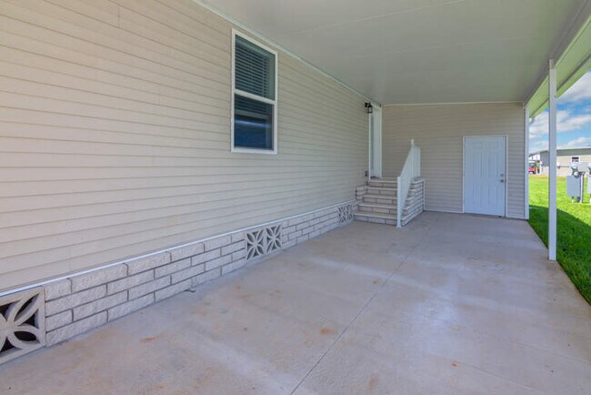 Building Photo - 1451 Whispering Pnes Lp