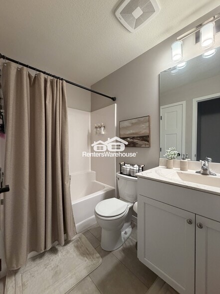 Building Photo - 642 Shardlow Ln NE