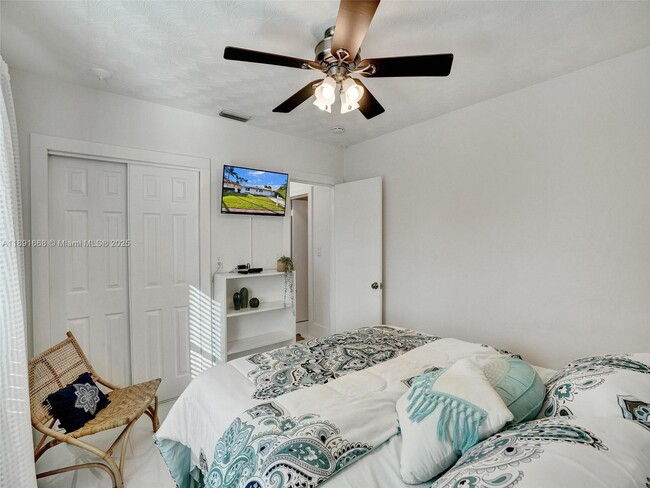 Building Photo - 1216 Guava Isle