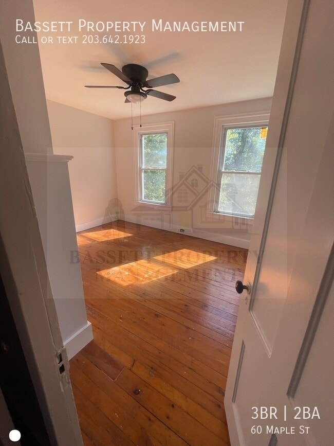 Building Photo - 60 Maple St