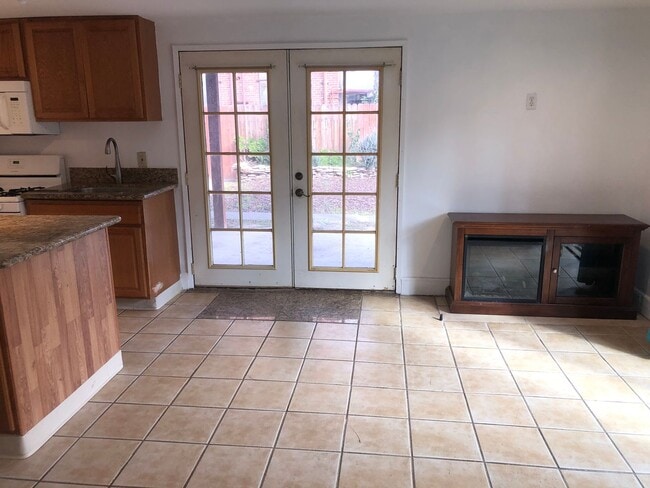 Building Photo - 620 Suisun St