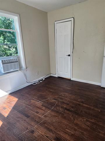 Building Photo - 200 W Armstrong Ave