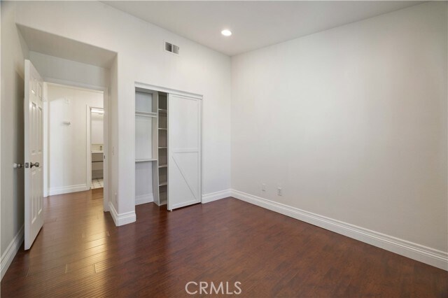 Building Photo - 202 California Ct