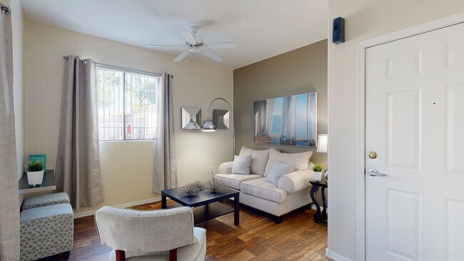 Building Photo - Pala Mesa