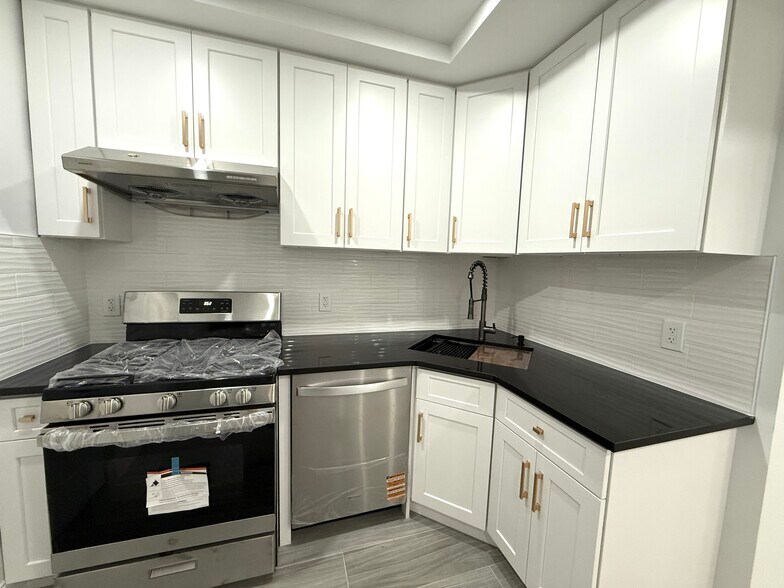 Unit 1 Kitchen - 3334 208th St