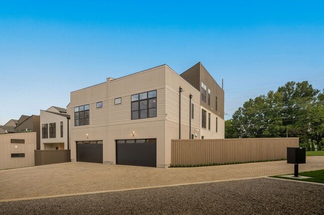 Building Photo - Brand New Townhome in The Heart Of East Nashville