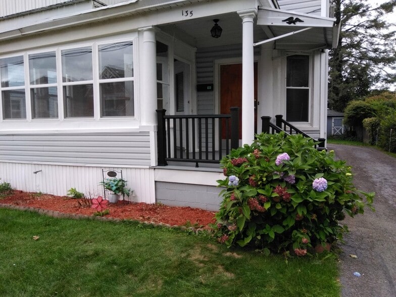 Building Photo - 135 West End Ave