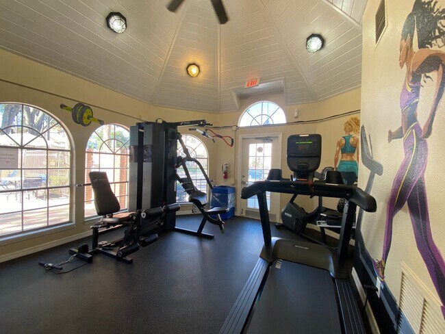 Building Photo - Charming Remodeled 2 Bed/2 Bath Condo in Altamonte Springs!