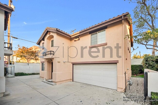 Building Photo - 443 Monrovista Ave