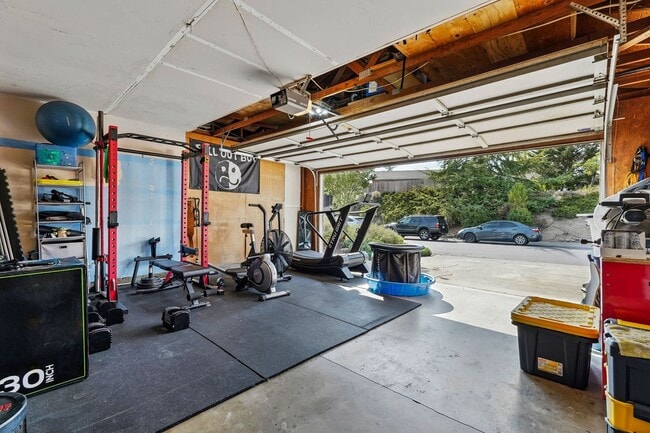 Building Photo - Single-Story 3 Bedroom Home in Quiet El Dorado Cul-De-Sac! Dog Friendly!